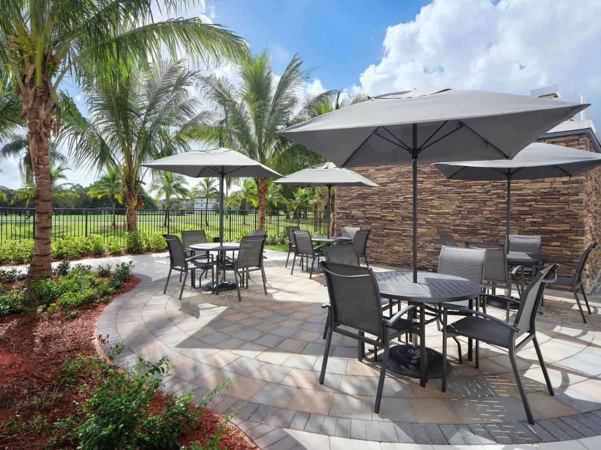 Fairfield & By Marriott Lauderdale Northwest 2*