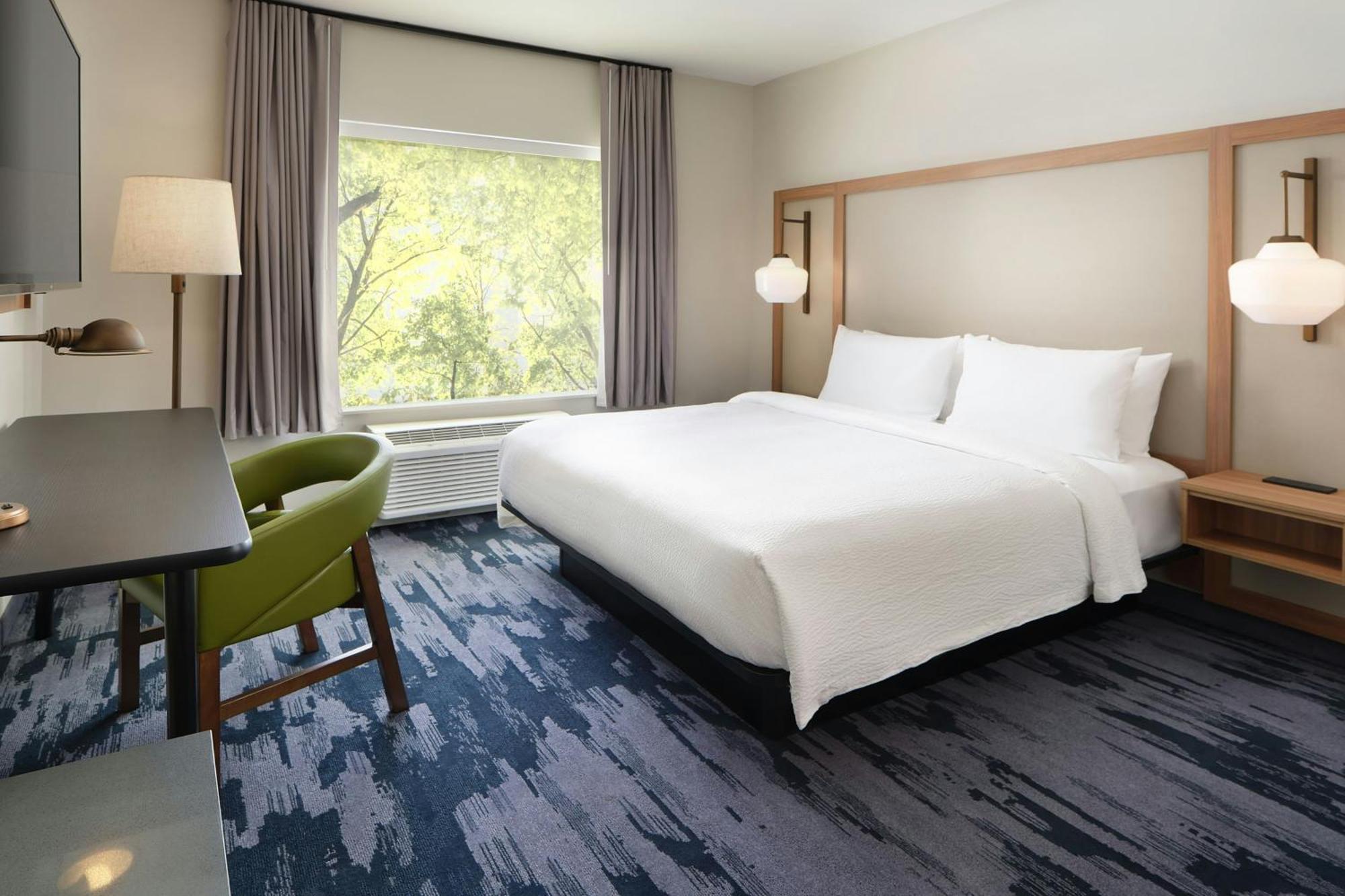 Fairfield & By Marriott Lauderdale Northwest 2*