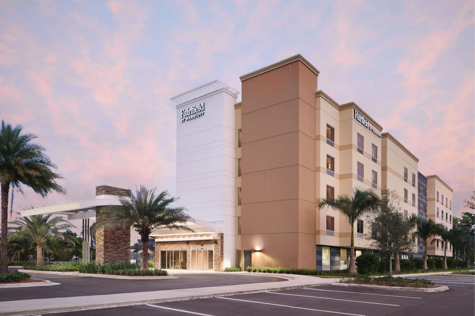 Fairfield & By Marriott Lauderdale Northwest Hotel