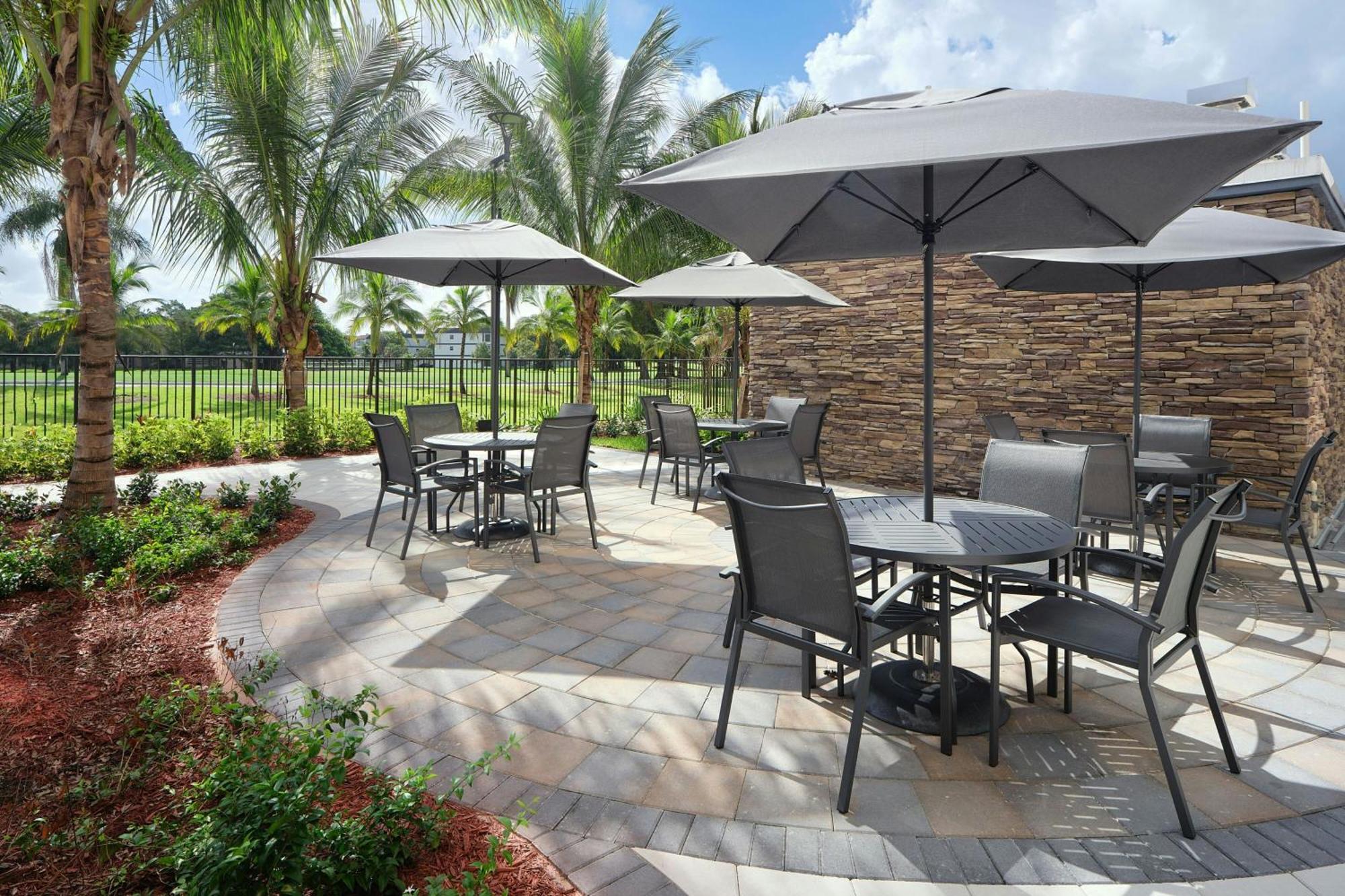Fairfield & By Marriott Lauderdale Northwest Tamarac